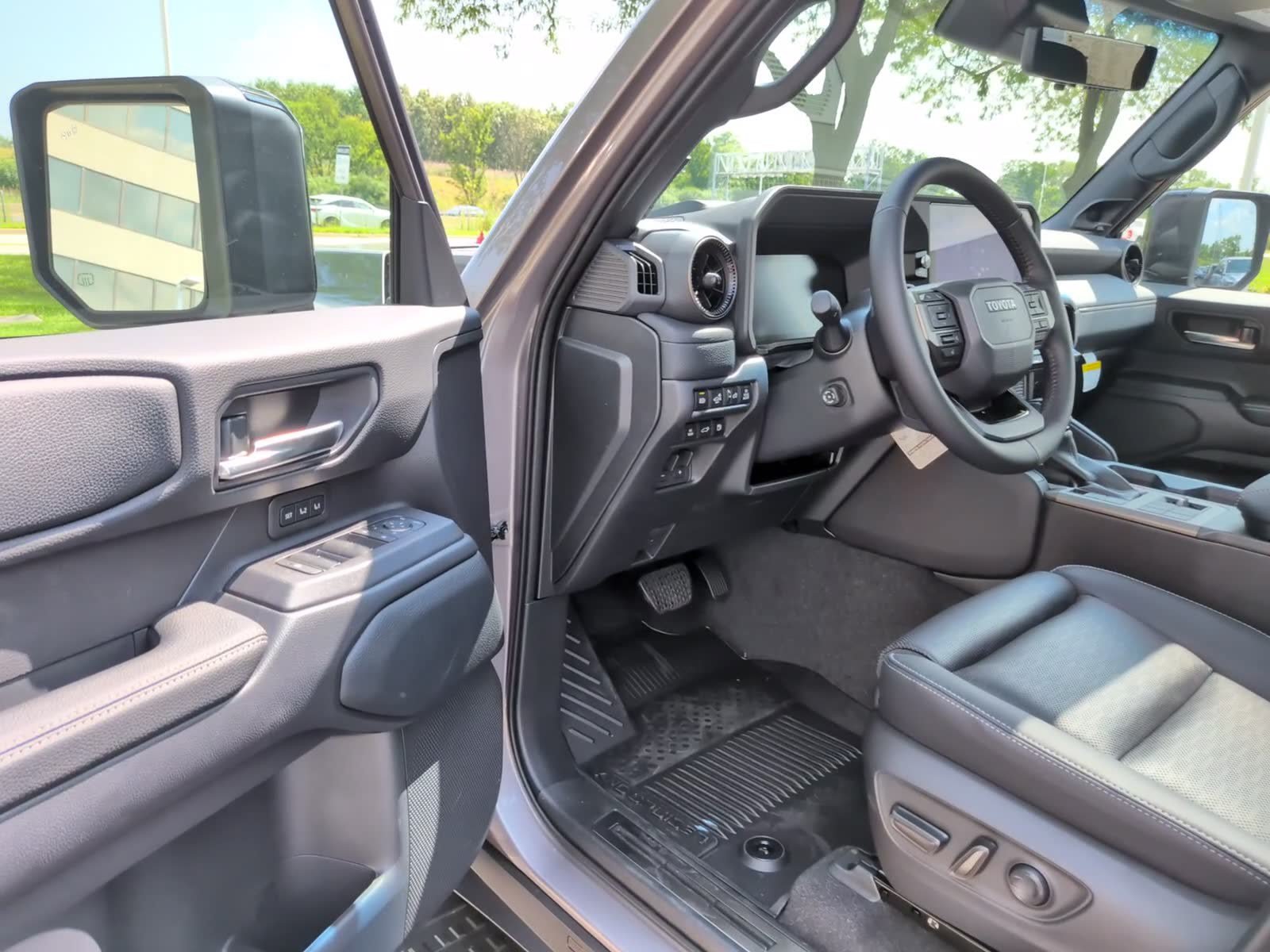 New 2027 Toyota Land Cruiser w/ Premium Package AWD/4WD image 12