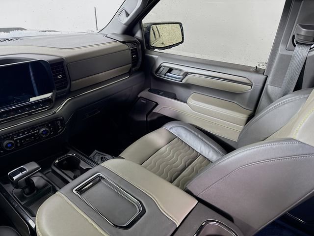 Used 2022 Chevrolet Silverado 1500 ZR2 image 25