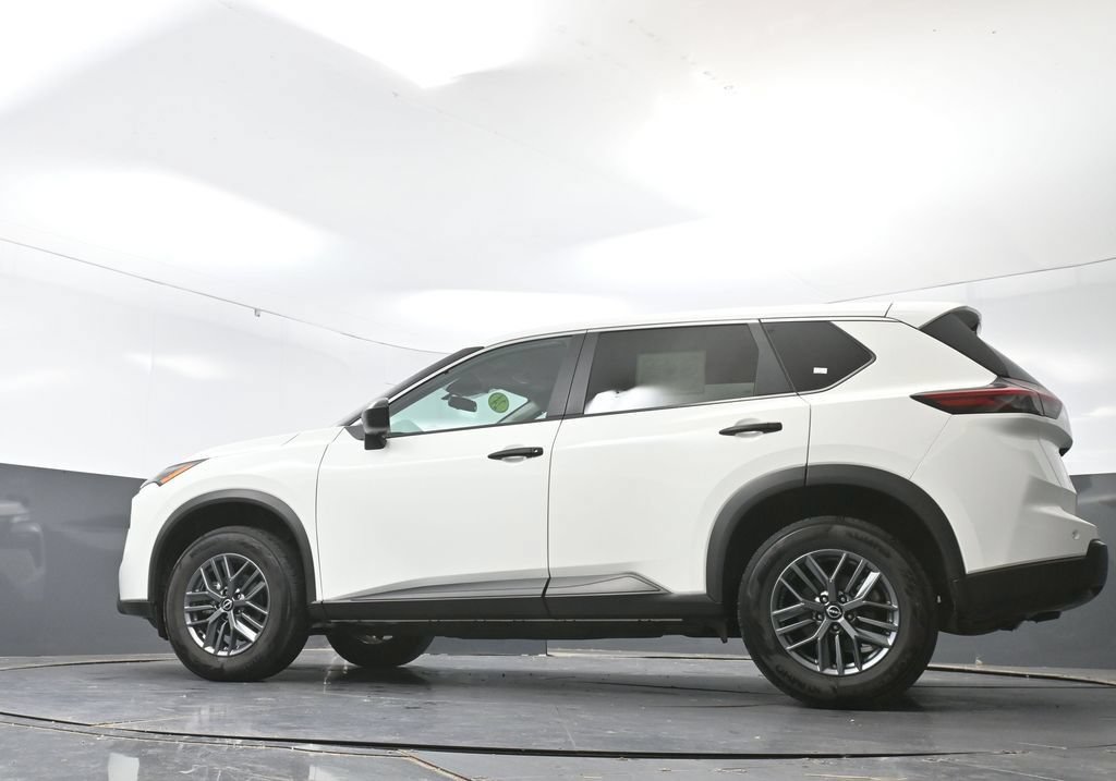 Used 2024 Nissan Rogue S FWD image 52