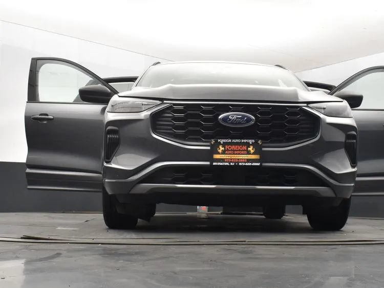 Used 2024 Ford Escape ST-Line FWD image 11