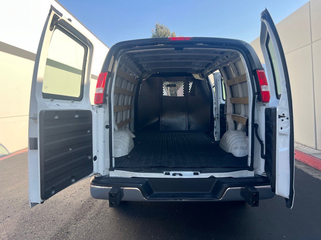 Used 2023 Chevrolet Express 2500 w/ Driver Convenience Package image 15