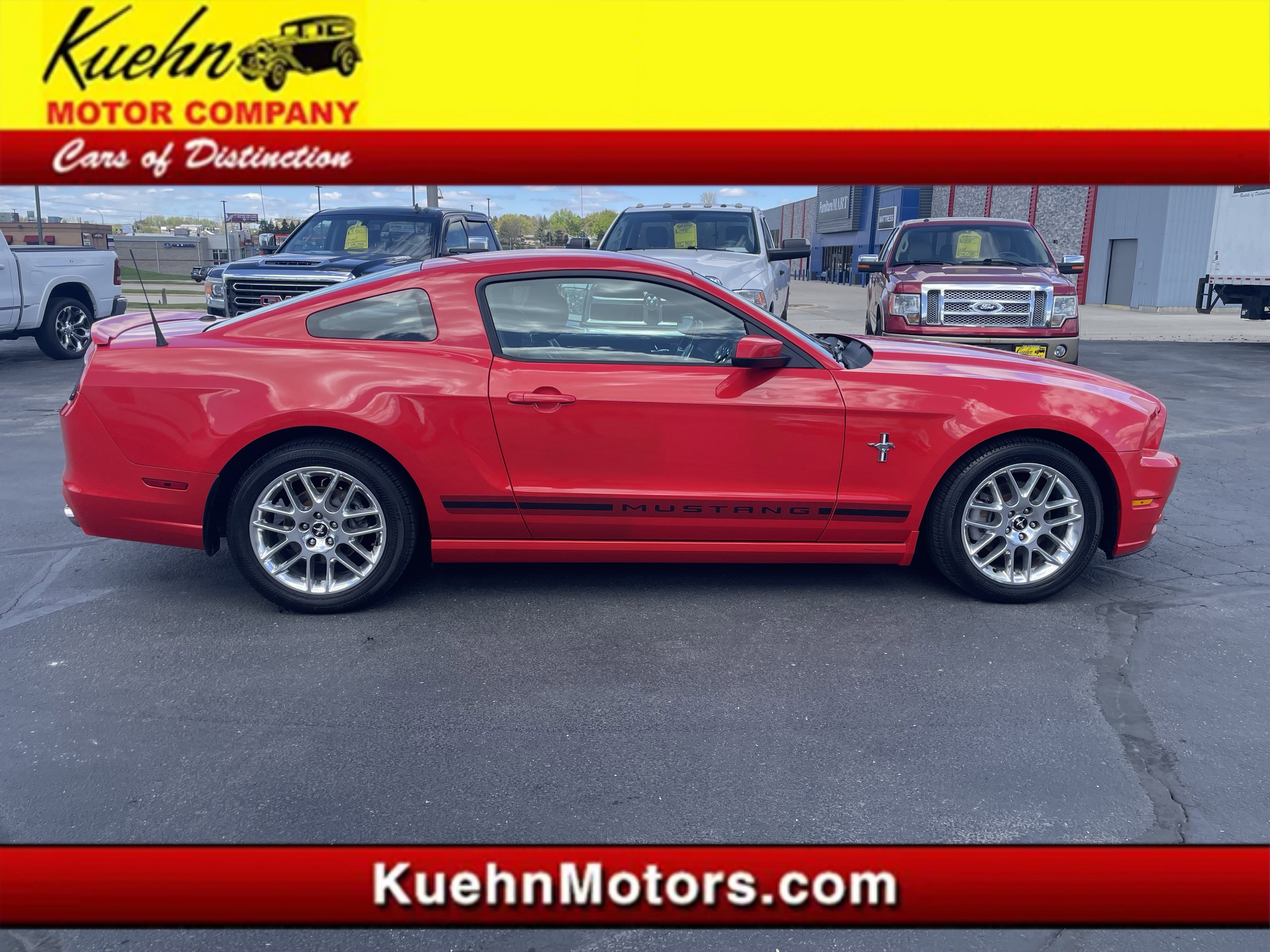 Used 2013 Ford Mustang Premium RWD image 1