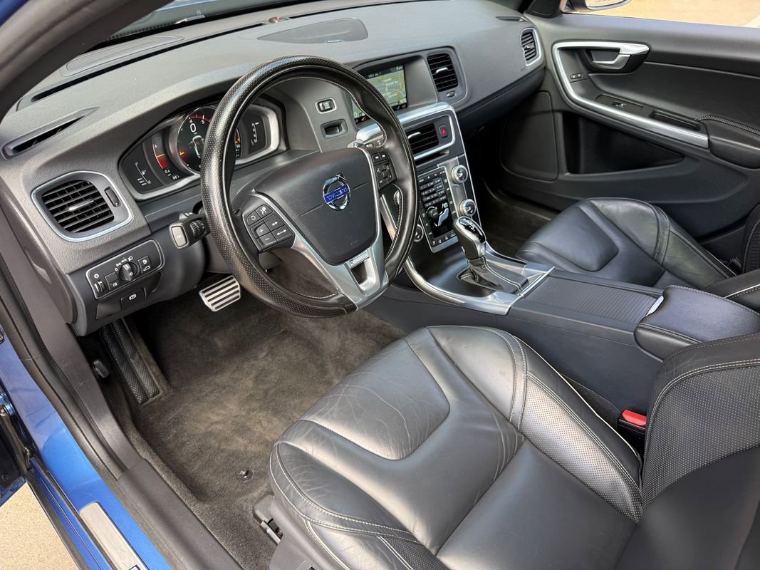 Used 2017 Volvo S60 T6 R-Design Platinum AWD/4WD image 2