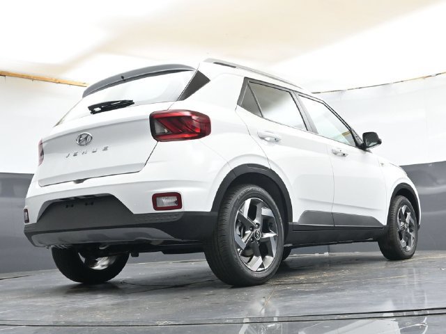 New 2026 Hyundai Venue SEL FWD image 43