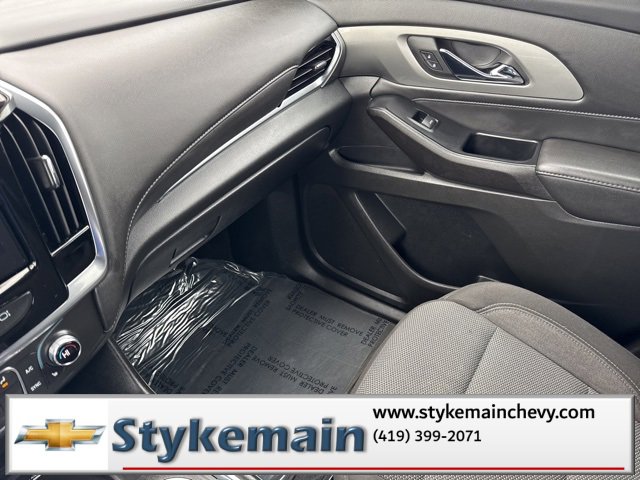 Used 2023 Chevrolet Traverse LT image 49