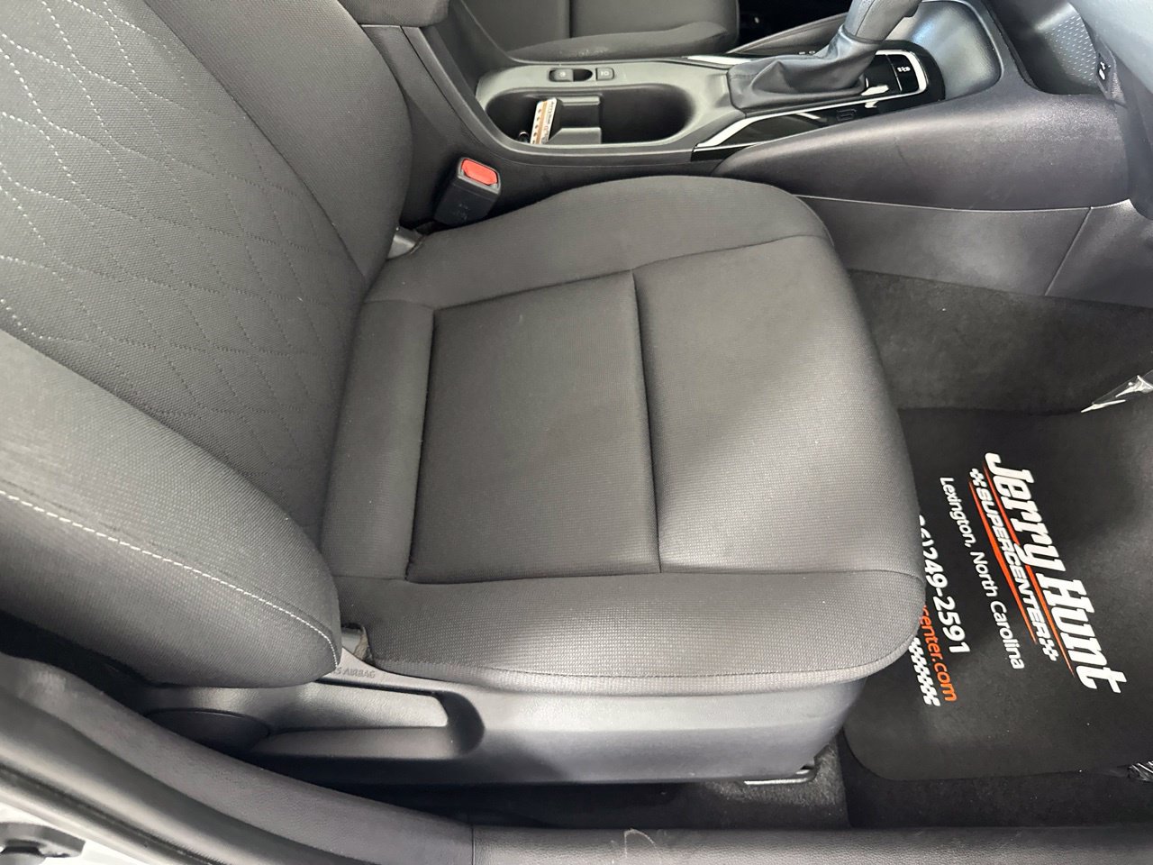 Used 2025 Toyota Corolla LE w/ Convenience Package FWD image 32