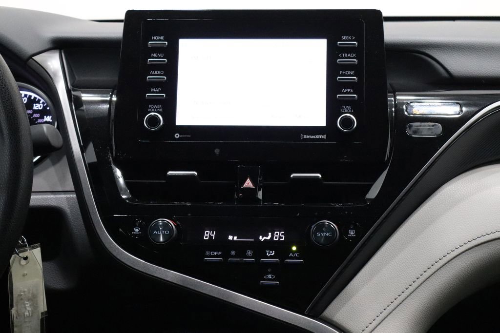 Used 2022 Toyota Camry LE image 27