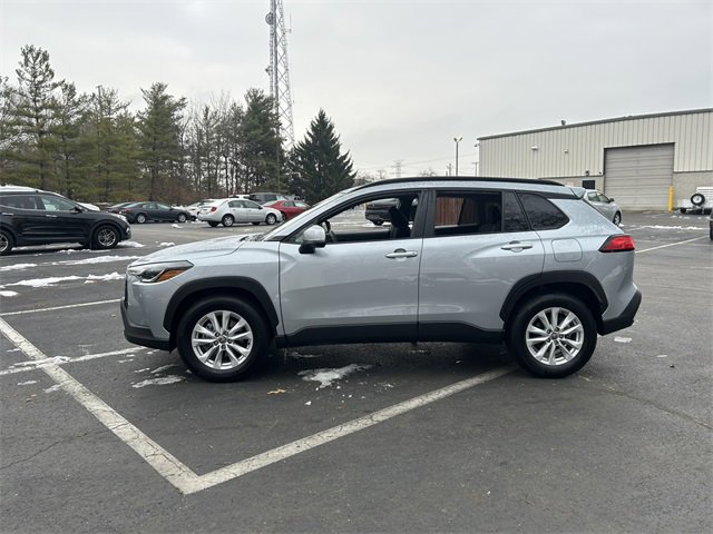 Used 2024 Toyota Corolla Cross LE image 7