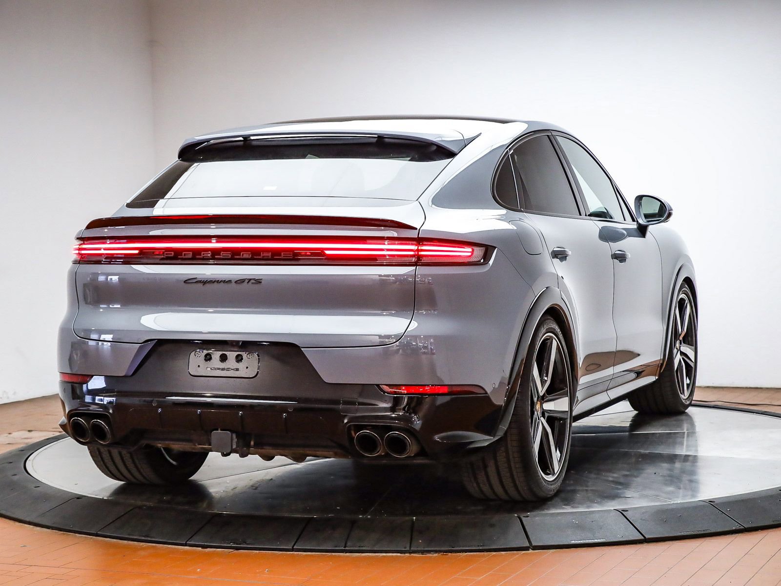 Used 2026 Porsche Cayenne GTS image 6
