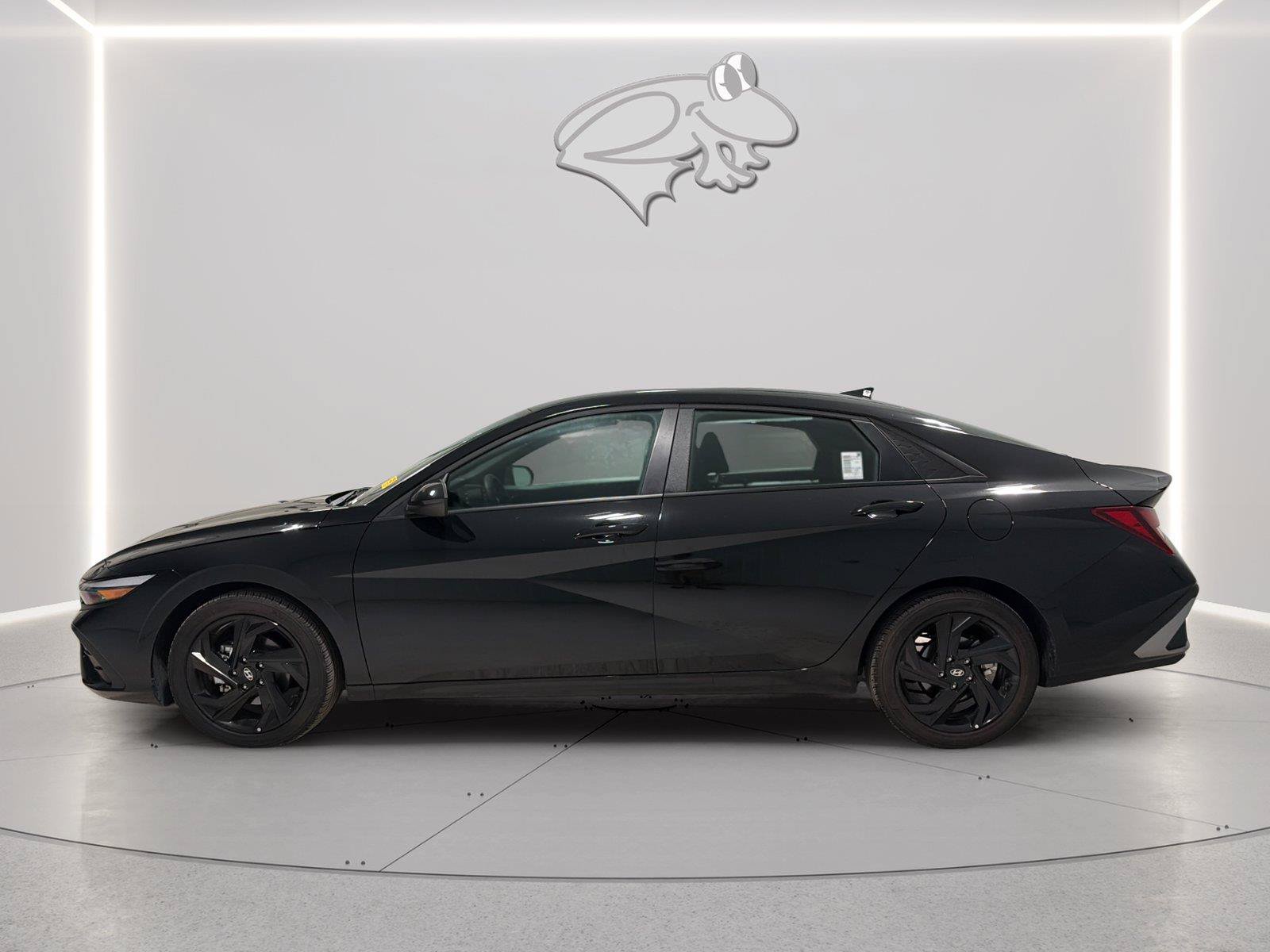 Used 2026 Hyundai Elantra Sport FWD image 2