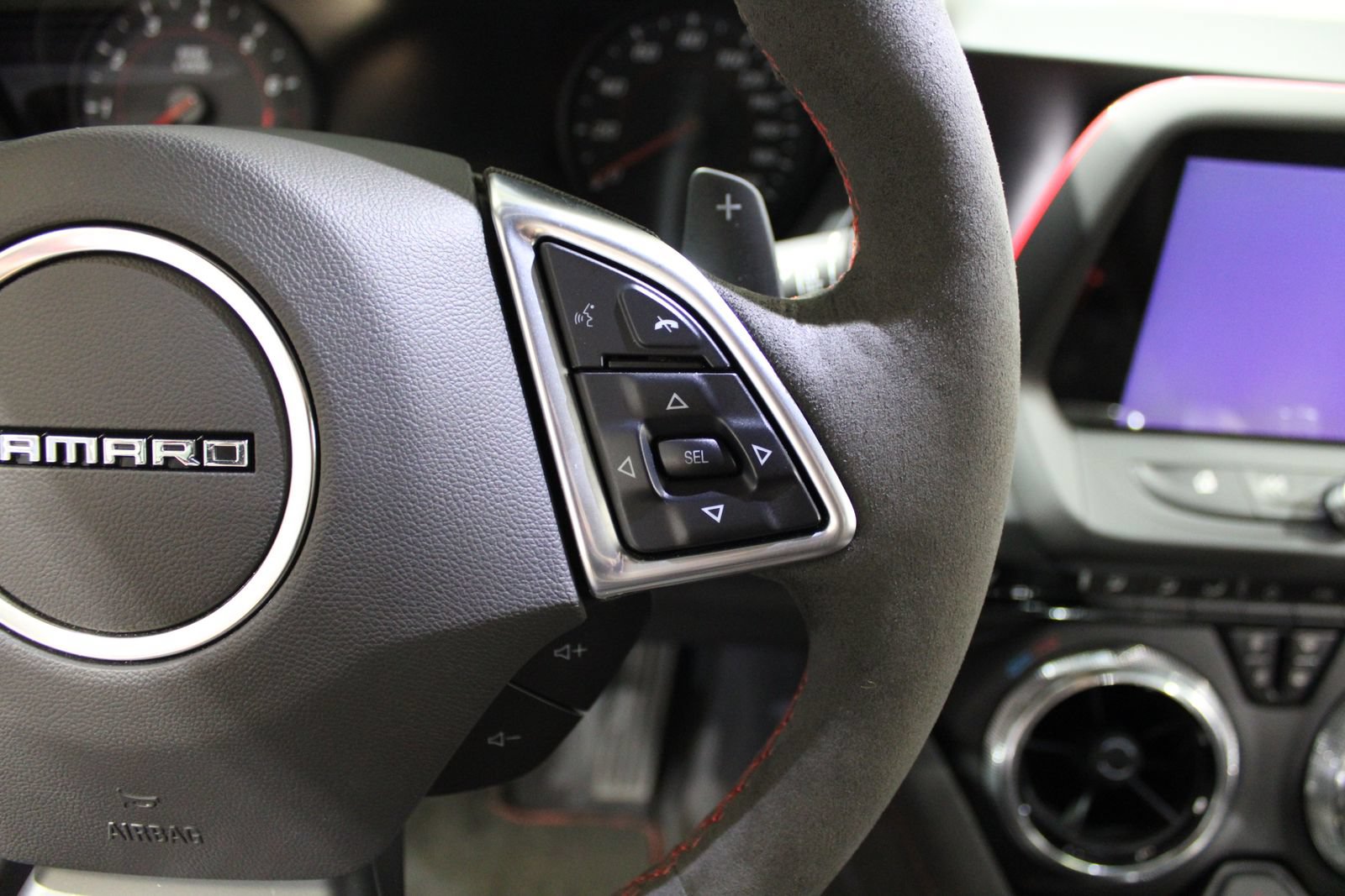 Used 2019 Chevrolet Camaro ZL1 RWD image 23