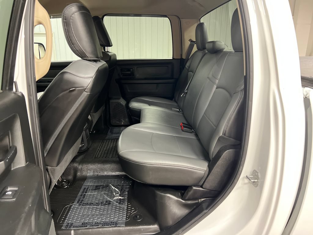 Used 2020 RAM 3500 Tradesman w/ Chrome Appearance Group AWD/4WD image 15