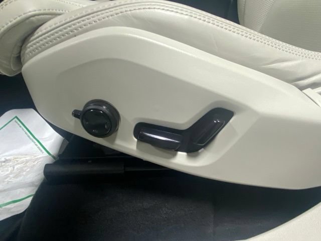 Certified 2026 Volvo XC90 B6 Ultra AWD/4WD image 12