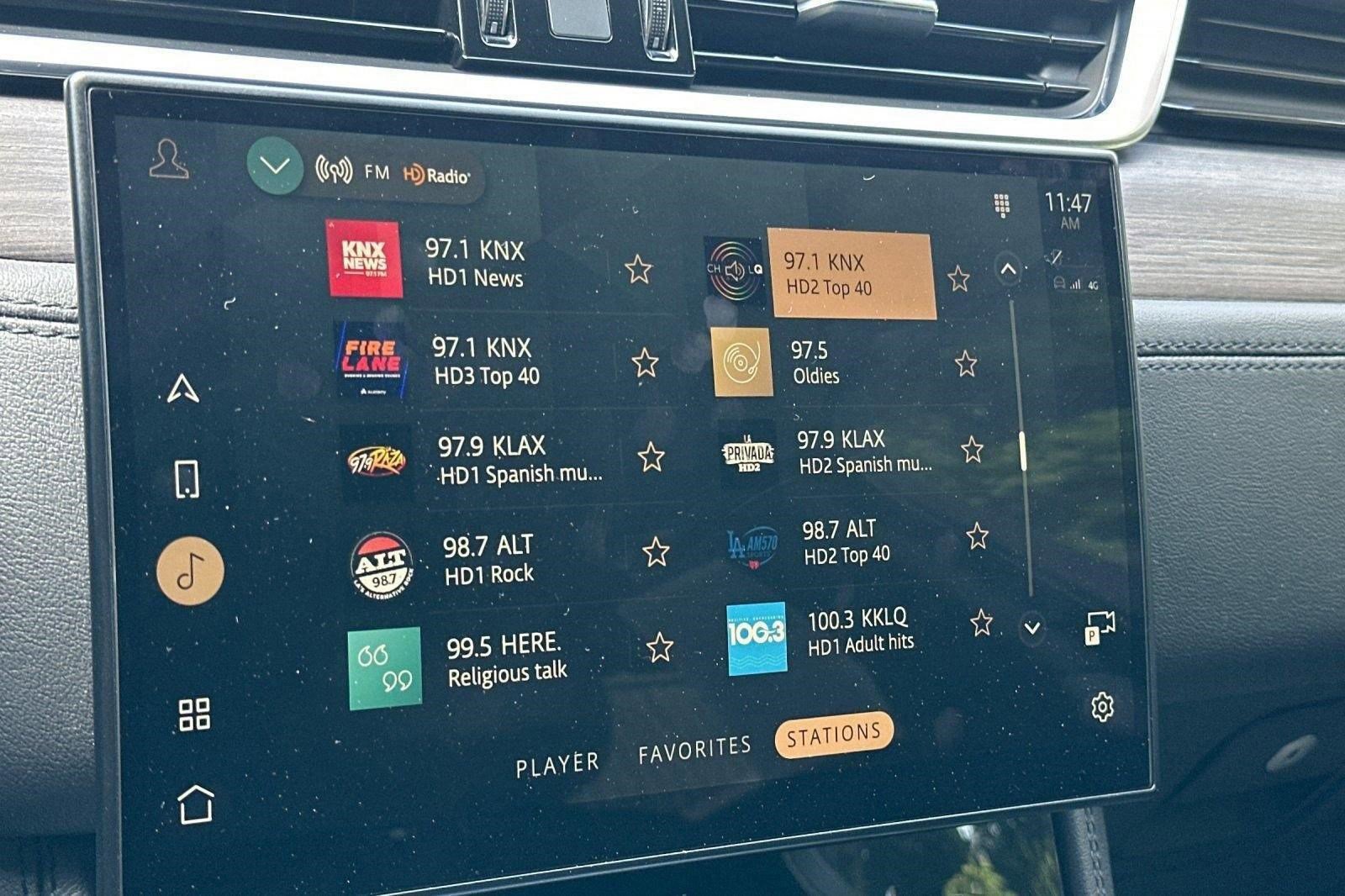 Used 2023 Jaguar F-PACE S image 27