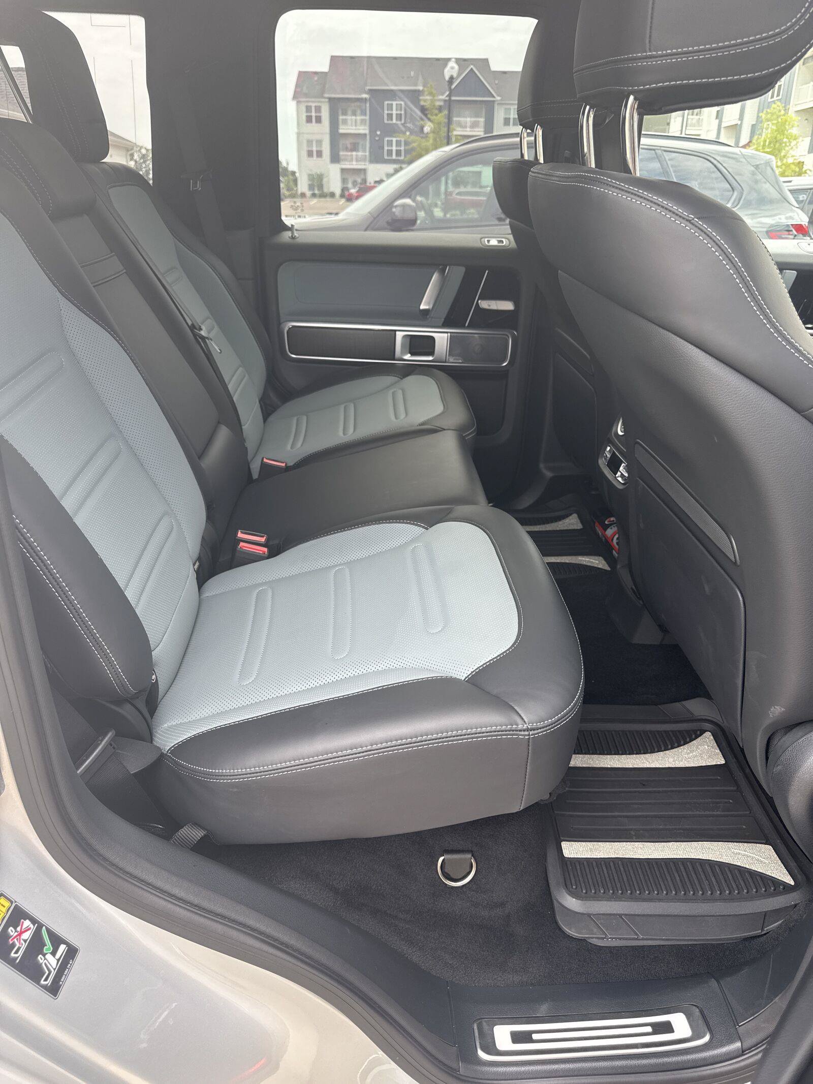 Used 2025 Mercedes-Benz G 550 image 4
