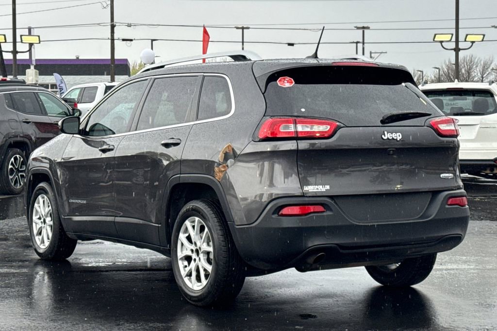 Used 2017 Jeep Cherokee Latitude FWD image 6