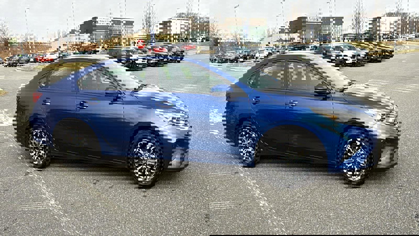 Used 2023 Kia Forte LXS image 3