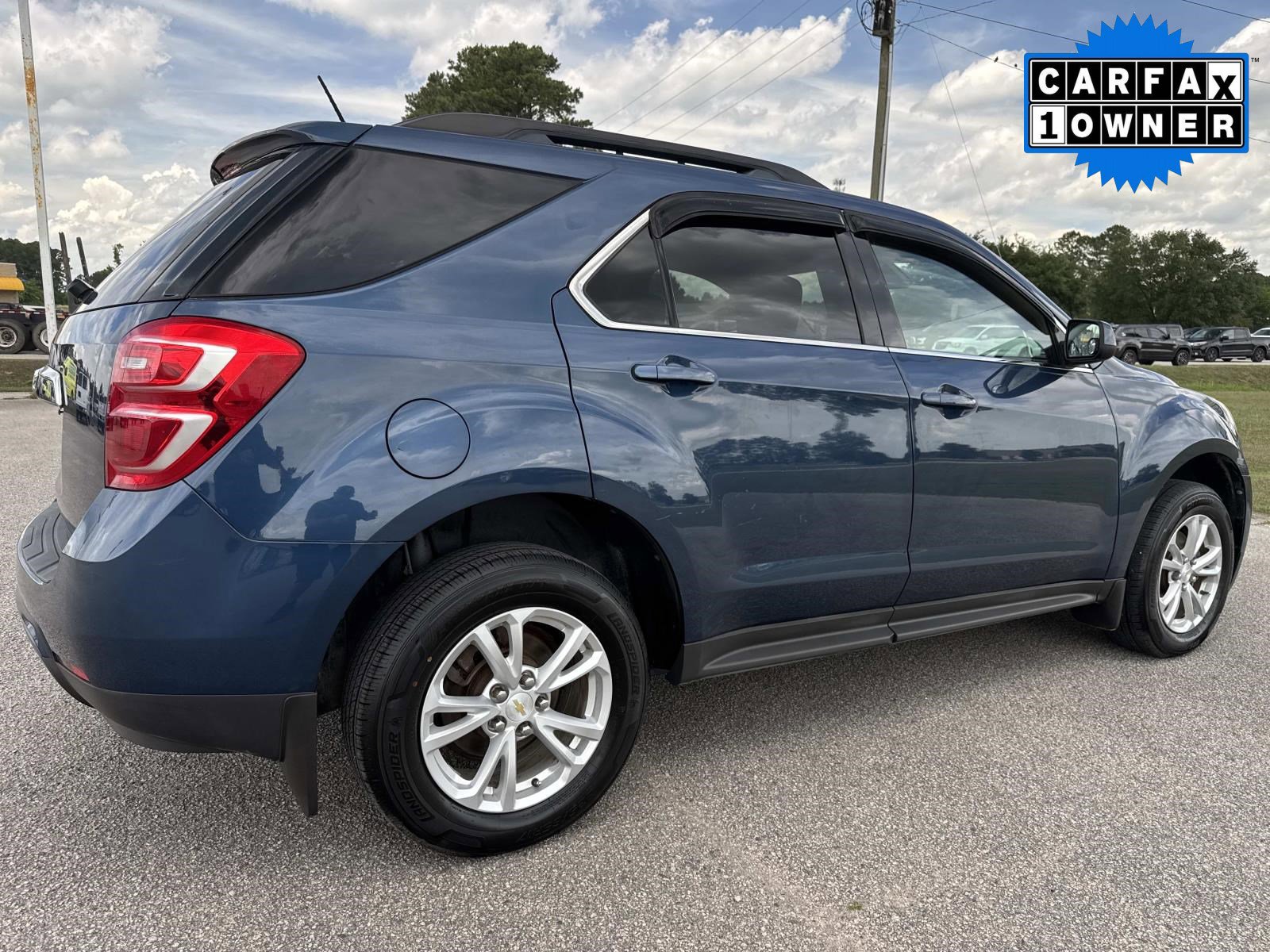 Used 2017 Chevrolet Equinox LT w/ Convenience Package FWD image 4