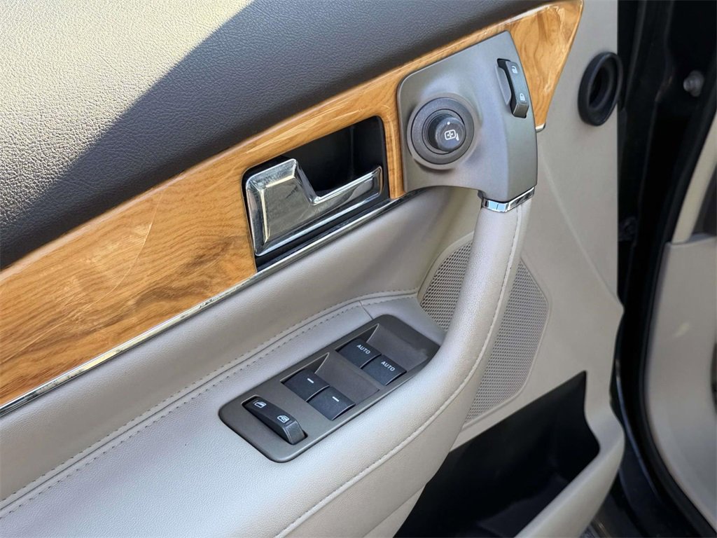 Used 2015 Lincoln MKX AWD w/ Equipment Group 102A image 18