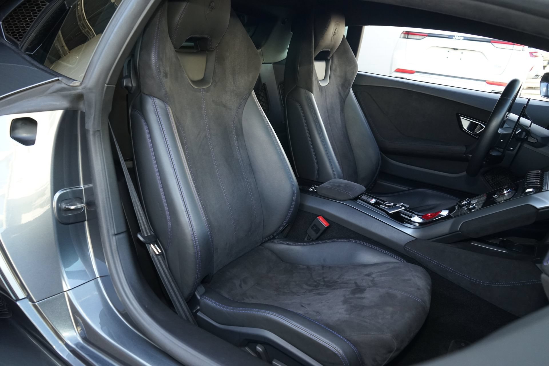 Used 2018 Lamborghini Huracan LP 580-2 RWD image 4