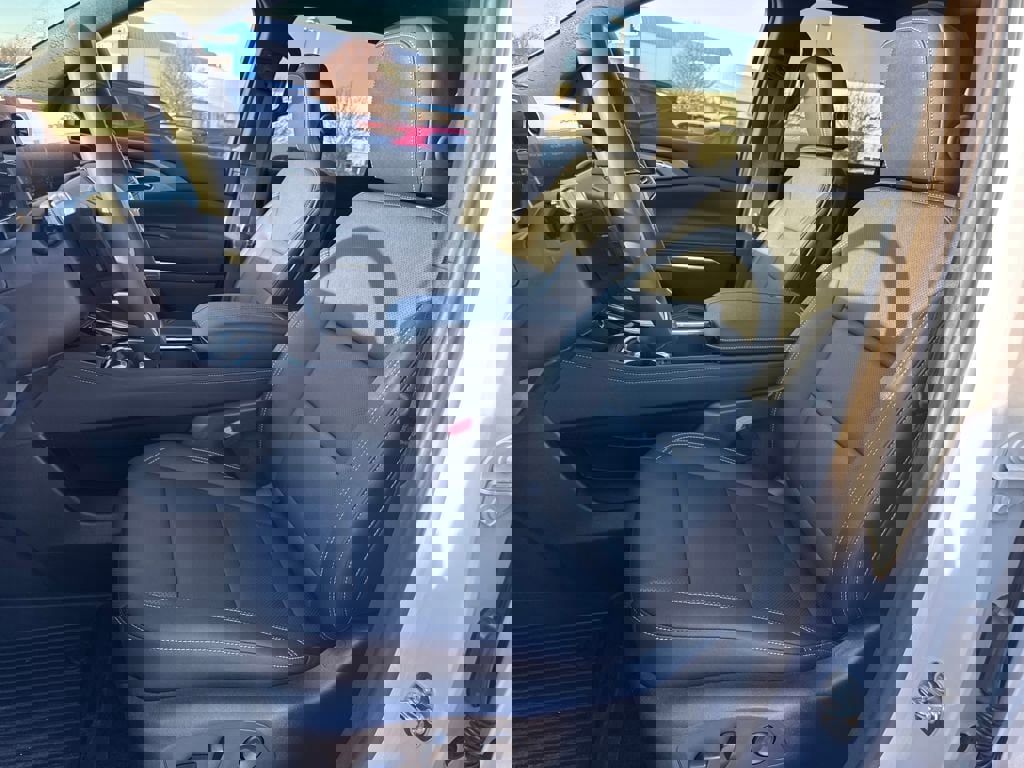 New 2026 Chevrolet Traverse LT w/ Sun and Wheel Package image 17