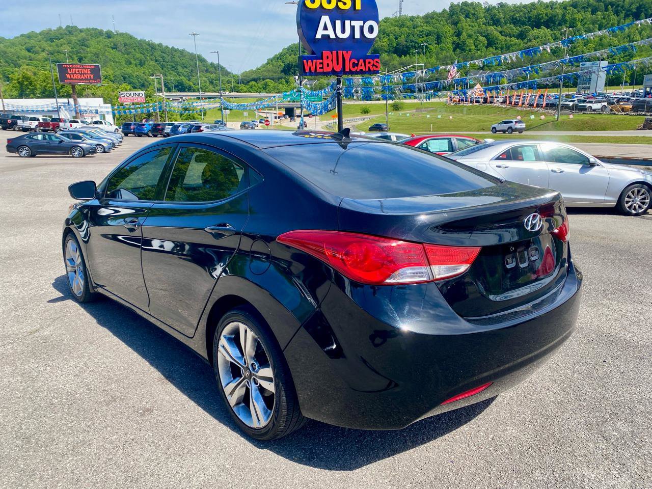 Used 2013 Hyundai Elantra Limited FWD image 5