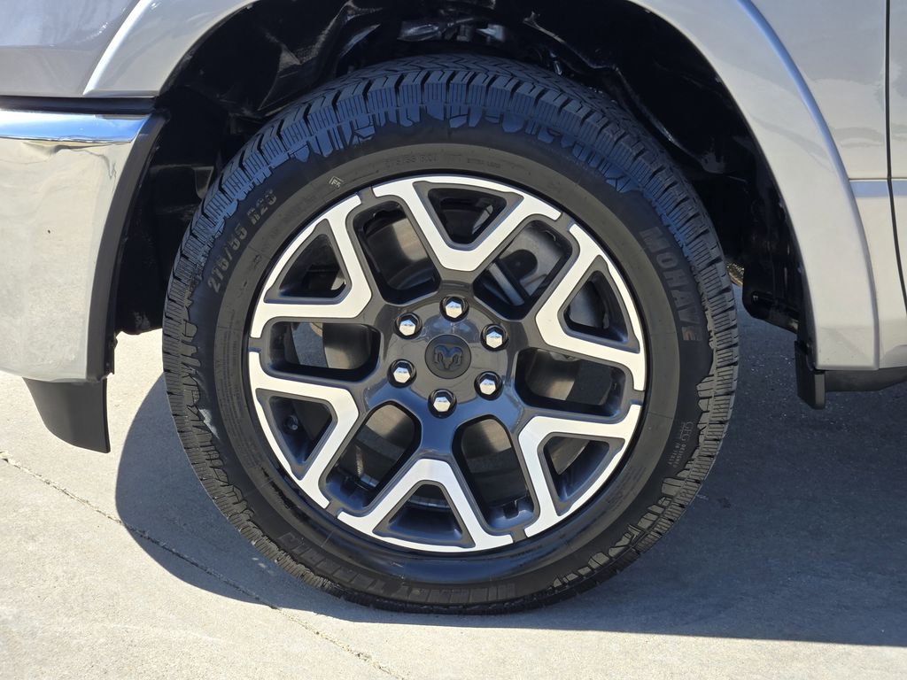 Used 2025 RAM 1500 Laramie AWD/4WD image 17