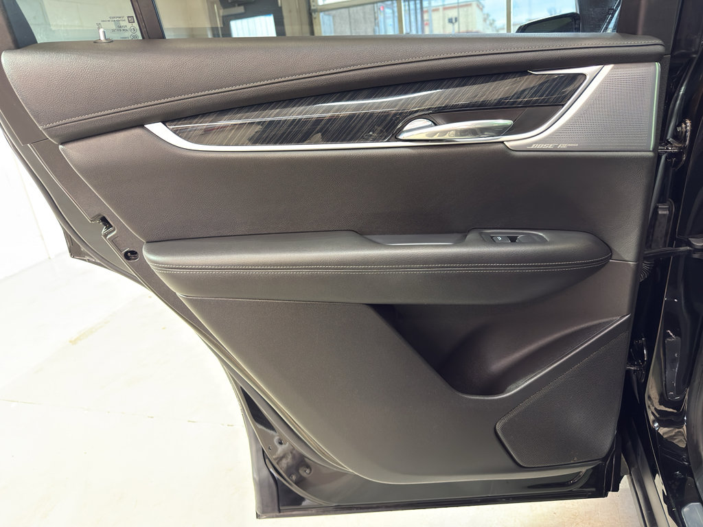 Used 2022 Cadillac XT6 Premium Luxury image 28