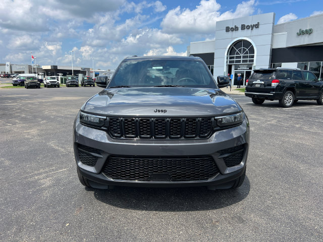 Certified 2025 Jeep Grand Cherokee Altitude AWD/4WD image 2