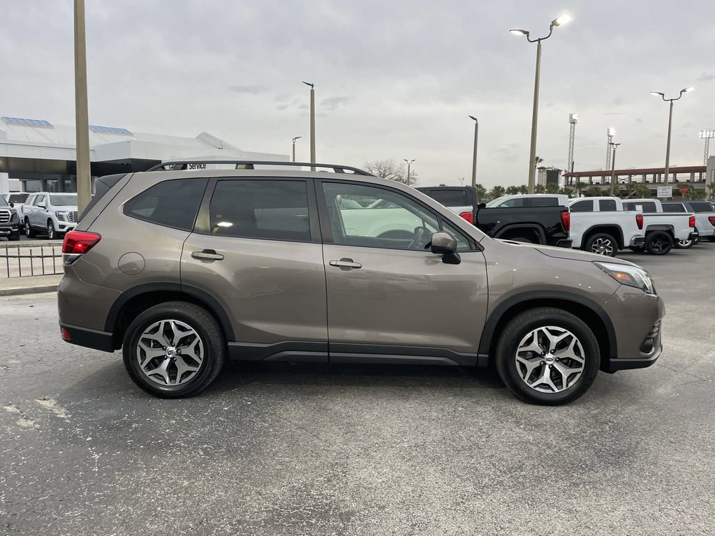 Used 2024 Subaru Forester Premium image 3