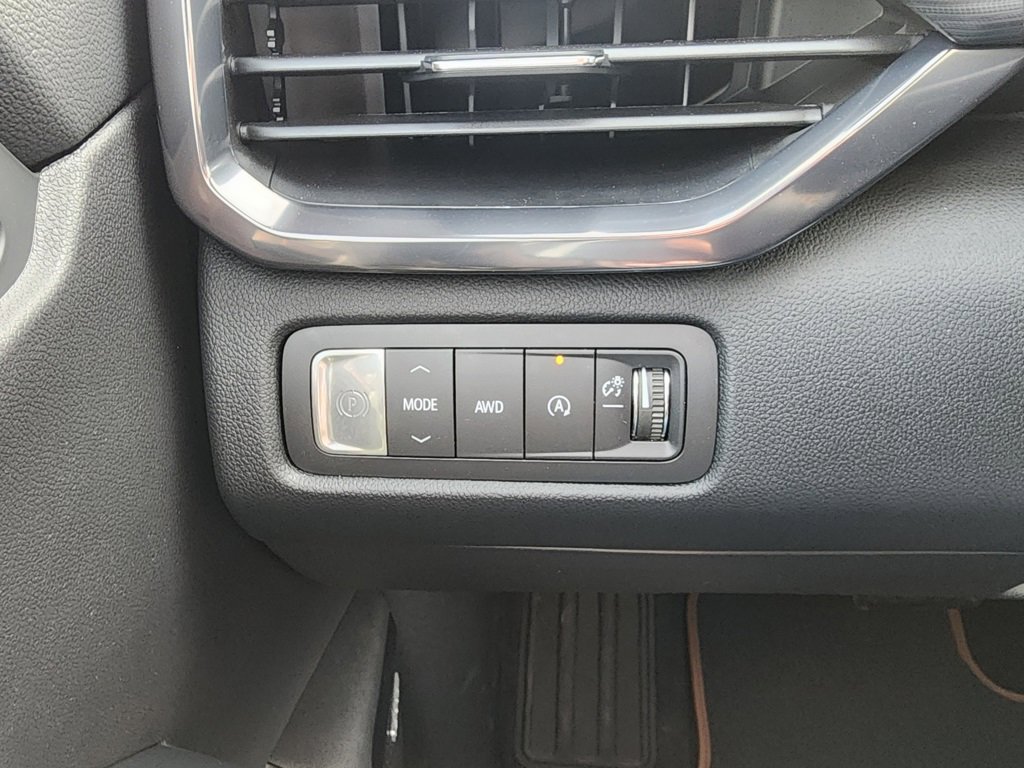 New 2026 GMC Acadia AT4 w/ Super Cruise Package image 19