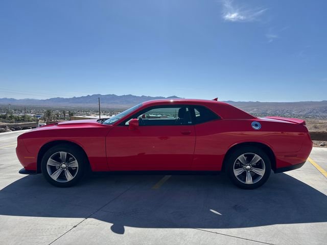 Used 2021 Dodge Challenger SXT image 2