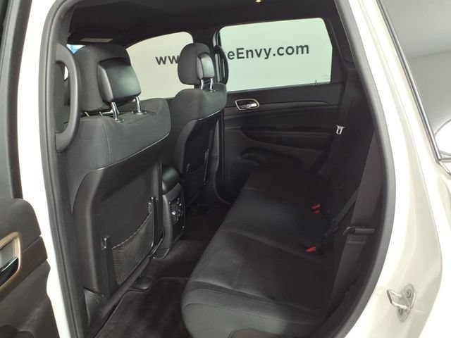 Used 2016 Jeep Grand Cherokee Laredo AWD/4WD image 9