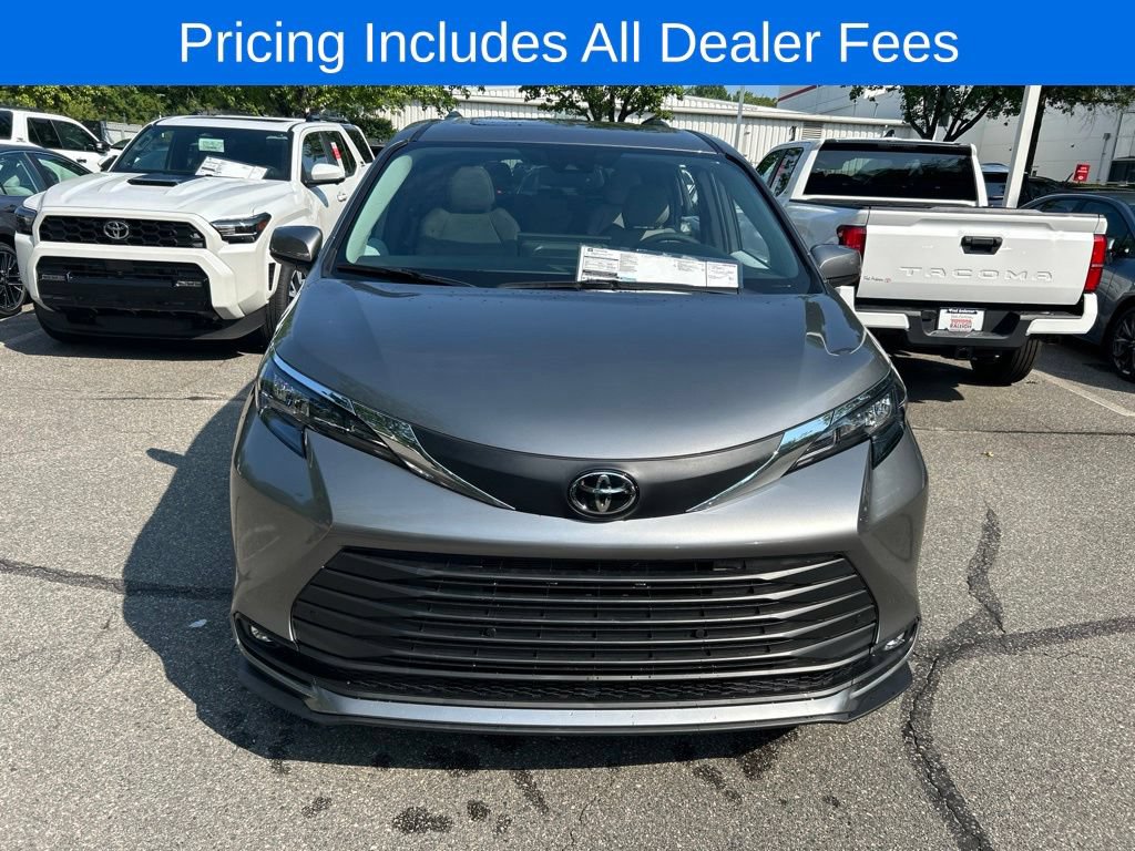 New 2026 Toyota Sienna XLE FWD image 34