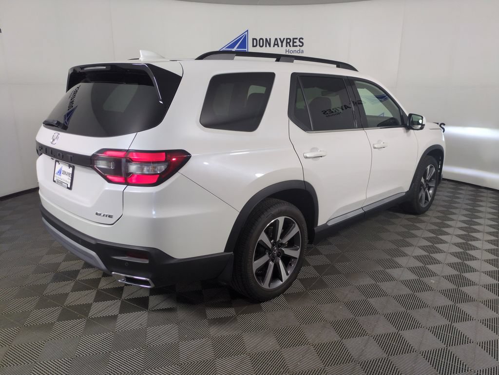 Certified 2023 Honda Pilot Elite image 9
