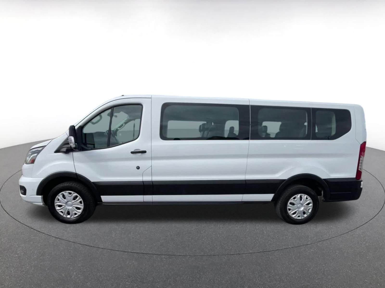 Used 2023 Ford Transit 350 XLT image 9