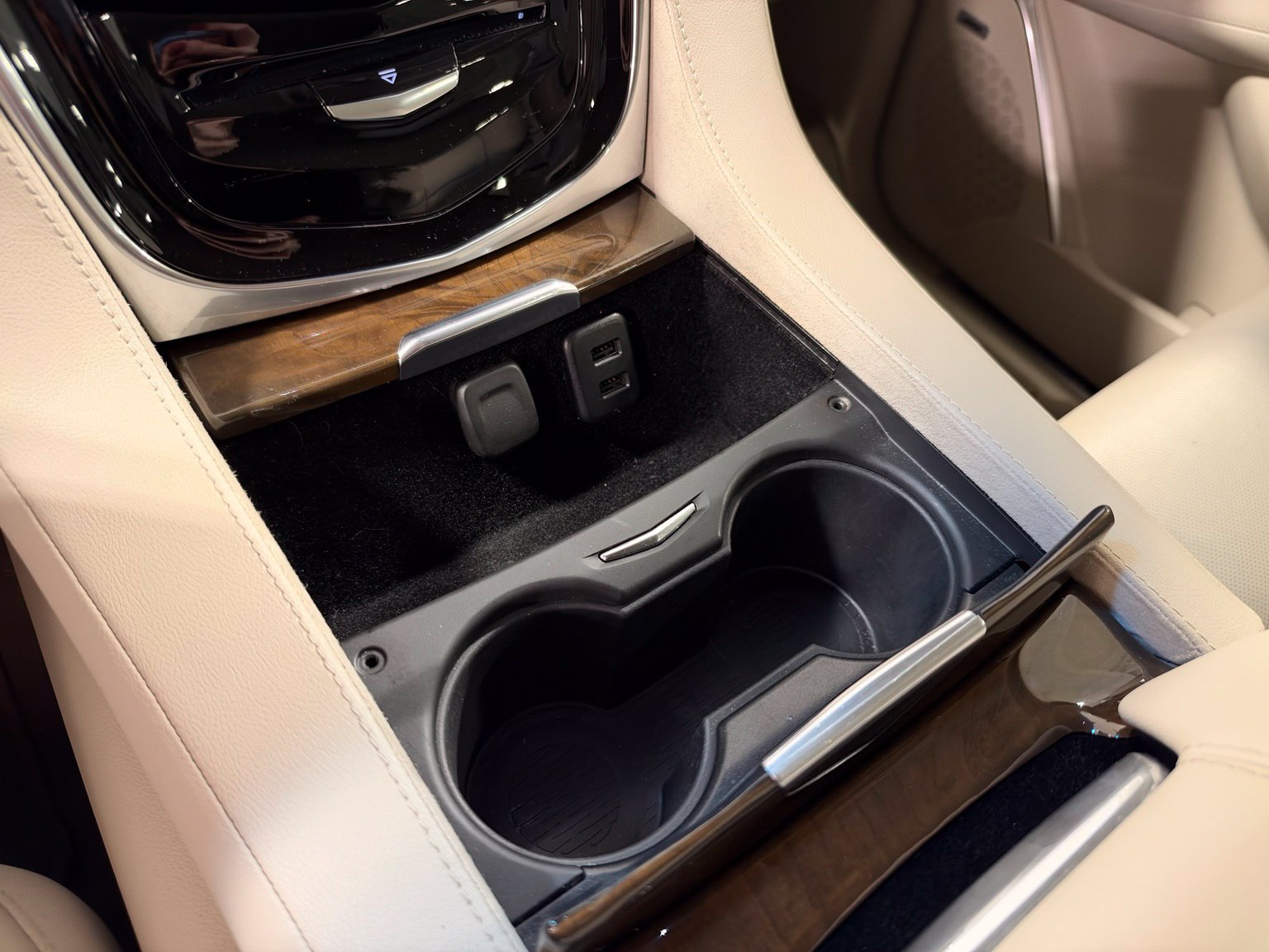 Used 2019 Cadillac Escalade 2WD image 28