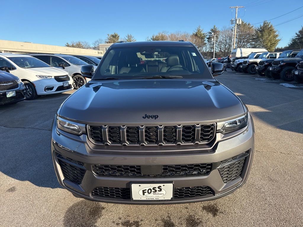 New 2026 Jeep Grand Cherokee Altitude AWD/4WD image 2