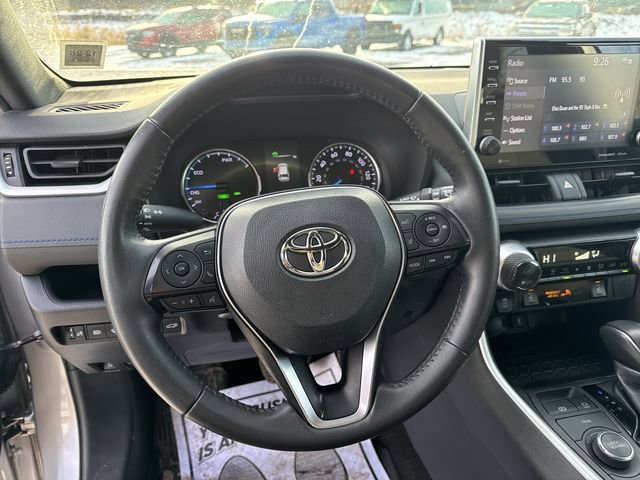 Used 2022 Toyota RAV4 SE w/ Convenience Package image 11