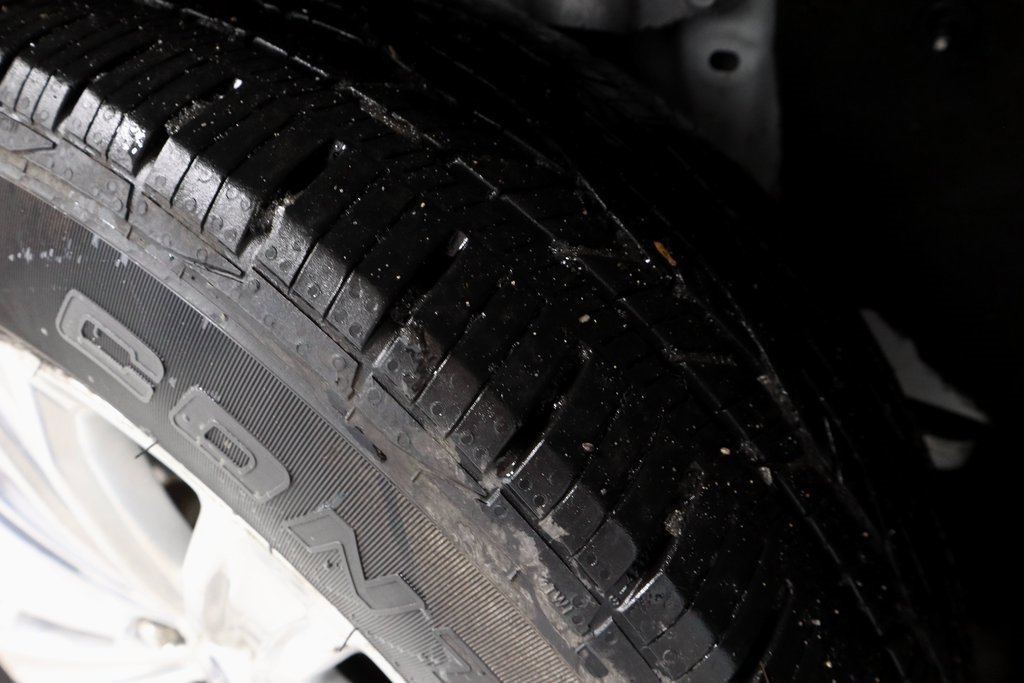 Certified 2021 Ford Explorer Limited w/ Hybrid Equipment Group 310A image 21