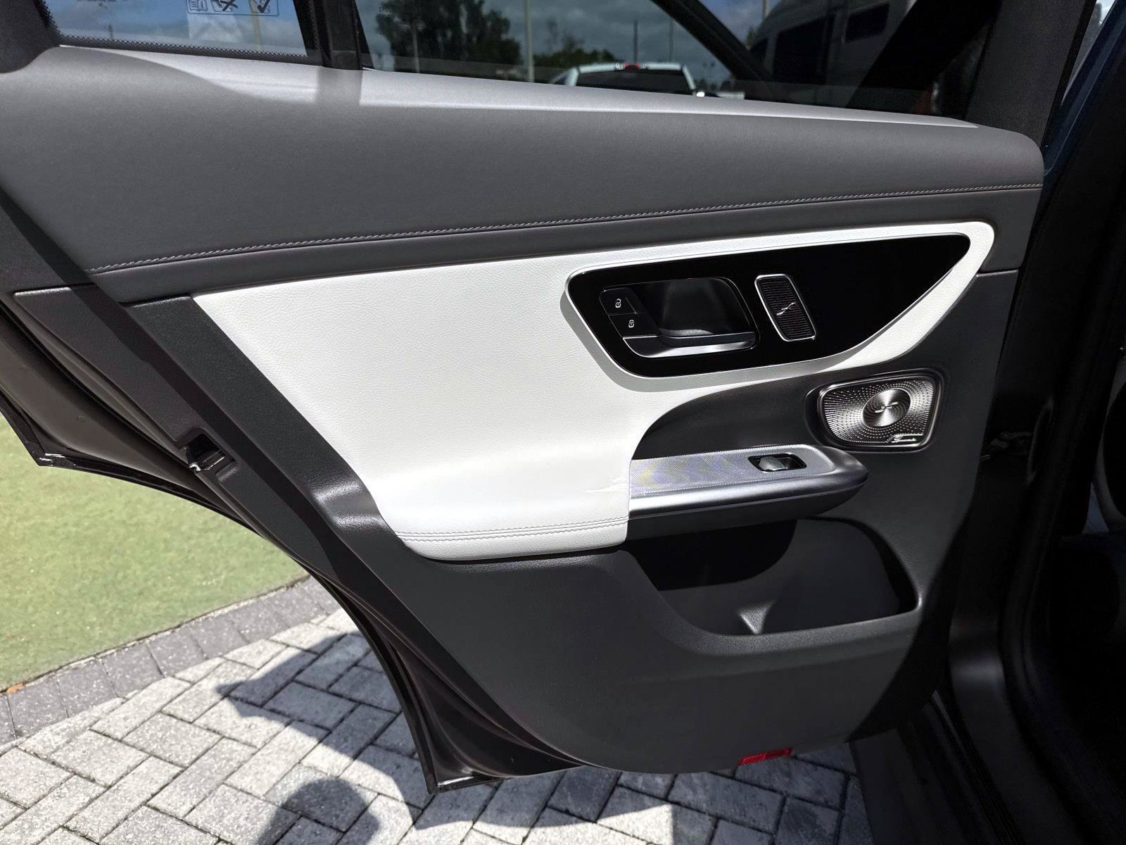 New 2027 Mercedes-Benz GLC 300 image 12