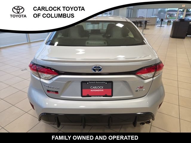 Used 2025 Toyota Corolla SE w/ Convenience Package FWD image 9