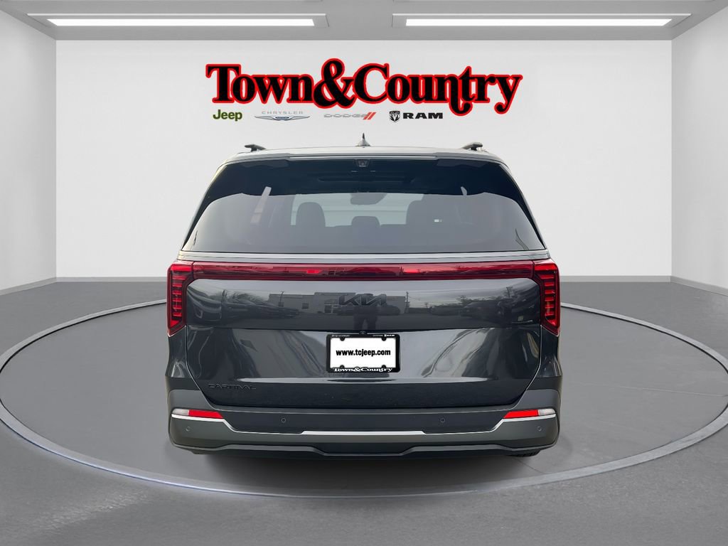 Used 2025 Kia Carnival SX Prestige image 6