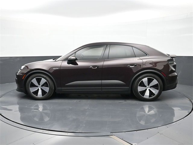 Used 2024 Porsche Macan 4 Electric image 2