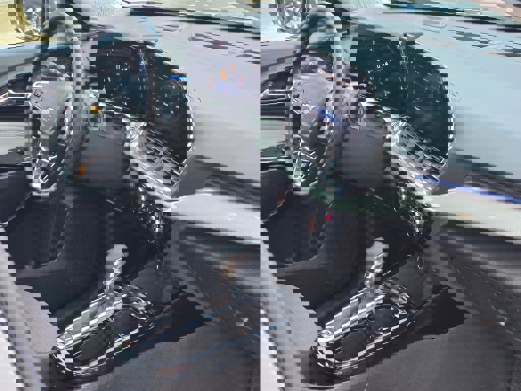 Certified 2025 Chevrolet Trax LT w/ LT Convenience Package image 7