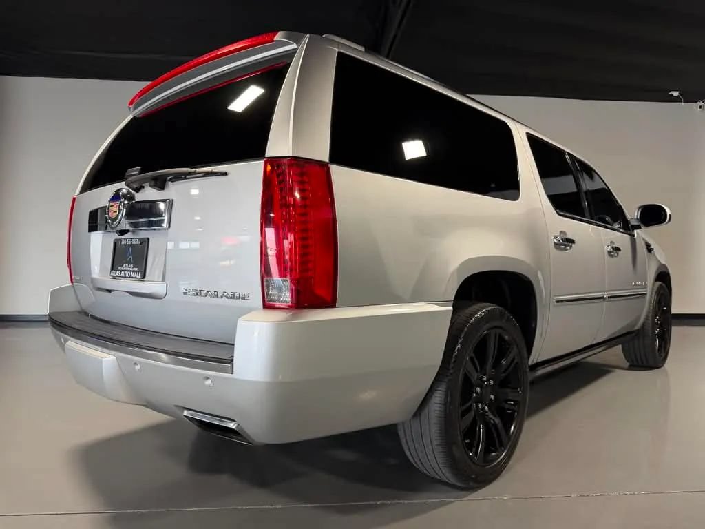 Used 2013 Cadillac Escalade ESV Platinum AWD/4WD image 4