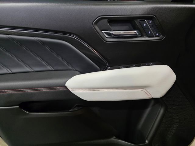 Used 2024 GMC Canyon AT4X image 10