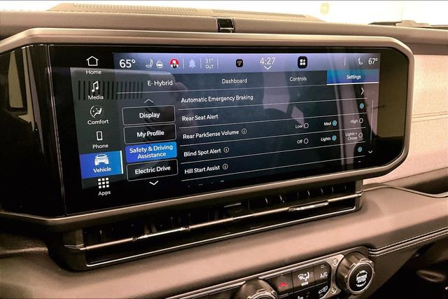 Used 2025 Jeep Wrangler Unlimited Sahara w/ Safety Group image 38