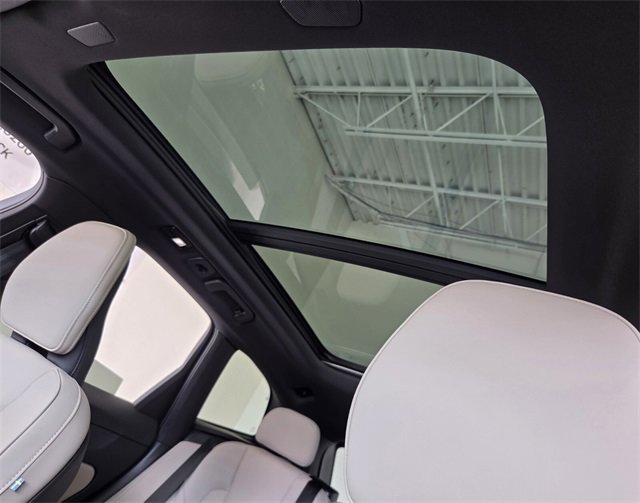 Certified 2026 Volvo XC60 B5 Core image 12