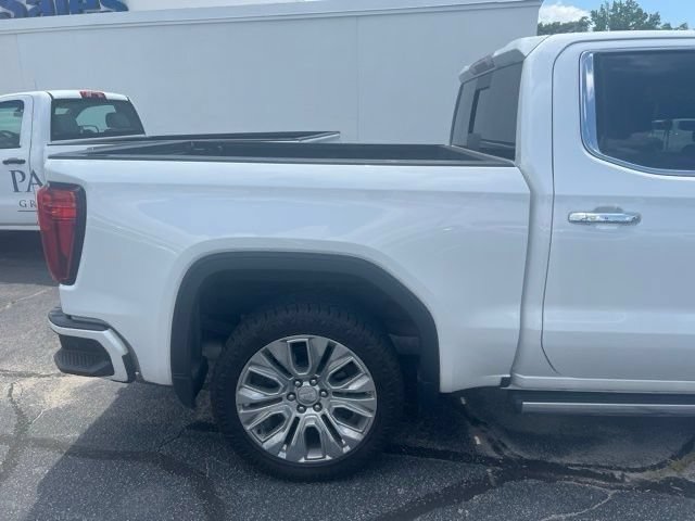 Certified 2022 GMC Sierra 1500 Denali w/ Denali Premium Package AWD/4WD image 10
